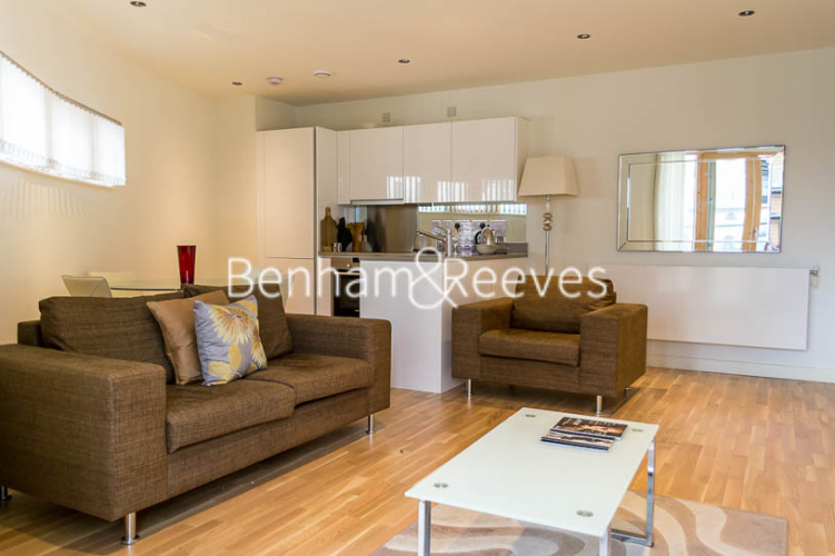 1 bedroom flat to rent in Cobblestone Square, Wapping Lane, E1W-image 1