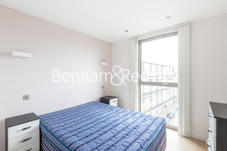 1 bedroom flat to rent in Haven Way, Bermondsey, SE1-image 3