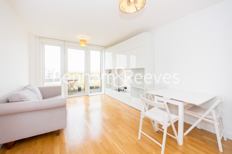 1 bedroom flat to rent in Killick Way, Stepney, E1-image 1