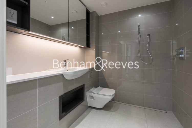 3 bedrooms flat to rent in Delphini Apartments, St George Circus, SE1-image 2