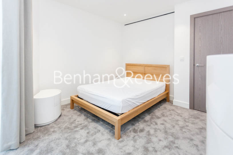 2  bedrooms flat to rent in Admiralty House, London Dock, Vaughan Way, E1W-image 12