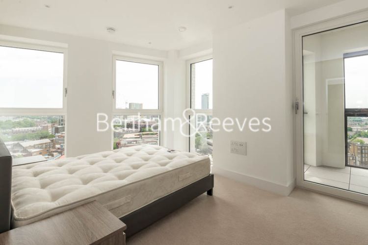 2  bedrooms flat to rent in Conquest Tower, Blackfriars Road, SE1-image 4