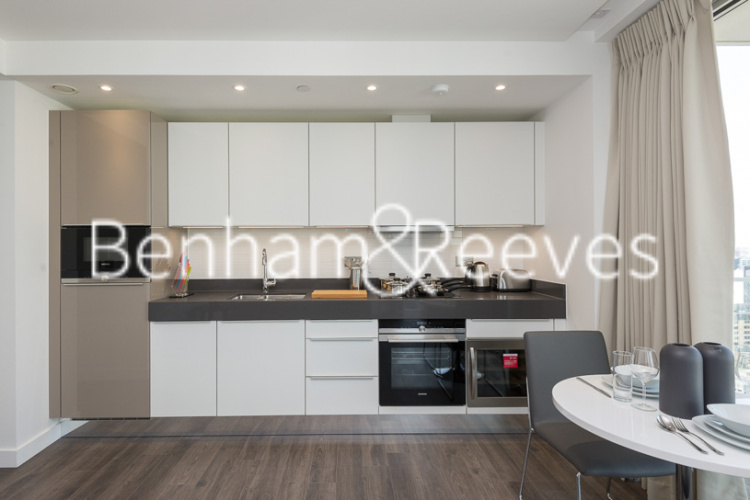 1 bedroom flat to rent in Chaucer Garden, Aldgate East, E1-image 2