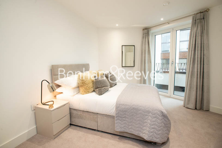 3 bedrooms flat to rent in St. Georges Circus, Blackfriars Circus, SE1-image 3