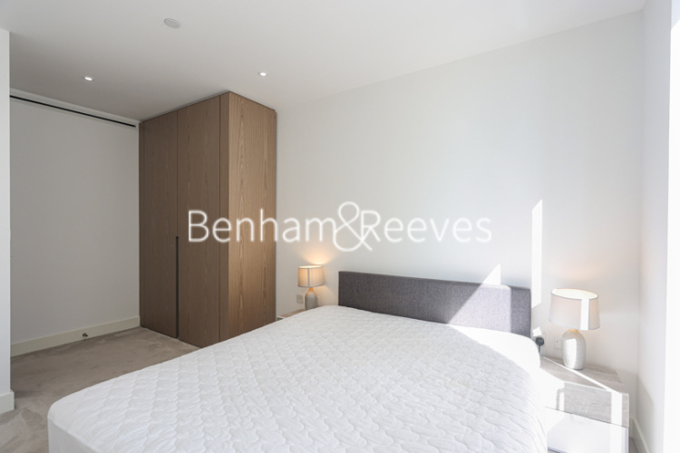 1  bedroom flat to rent in Ariel House, Vaughan Way, E1W-image 3