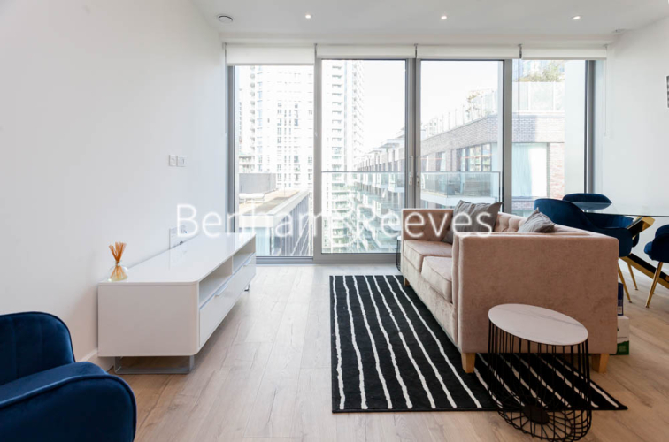 Studio flat to rent in Goodsman Field, Aldgate, E1-image 1