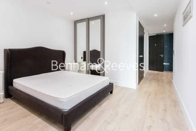 Studio flat to rent in Goodsman Field, Aldgate, E1-image 3