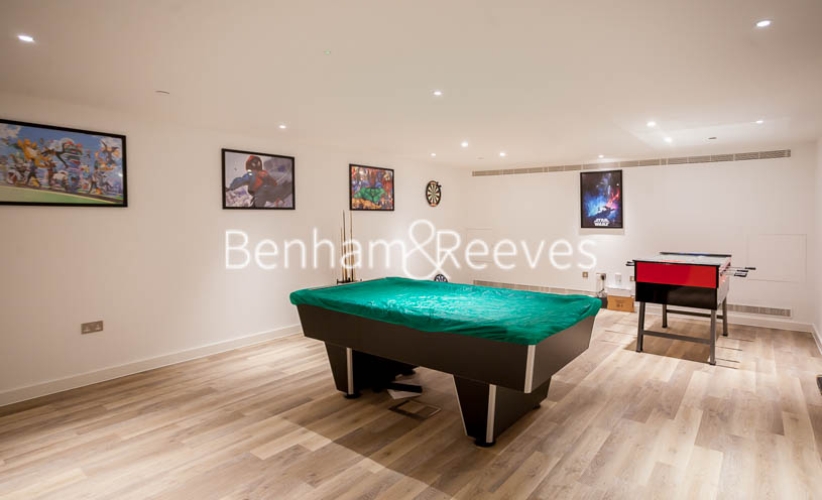 Studio flat to rent in Lavender Place, Royal Mint Gardens, E1-image 9