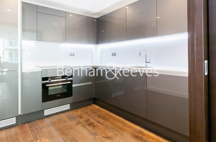 1 bedroom flat to rent in Rosemary Building, Royal Mint Gardens, E1-image 2