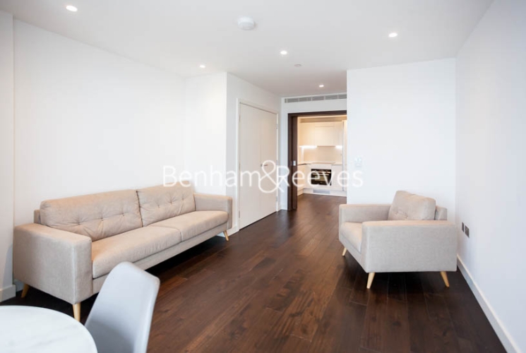 1 bedroom flat to rent in Rosemary Building, Royal Mint Gardens, E1-image 1