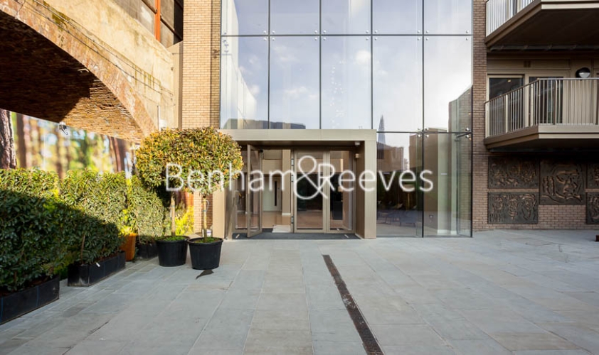 1 bedroom flat to rent in Rosemary Building, Royal Mint Gardens, E1-image 14