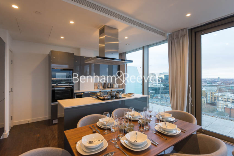 3 bedrooms flat to rent in Rosemary Building, Royal Mint Gardens, E1-image 12