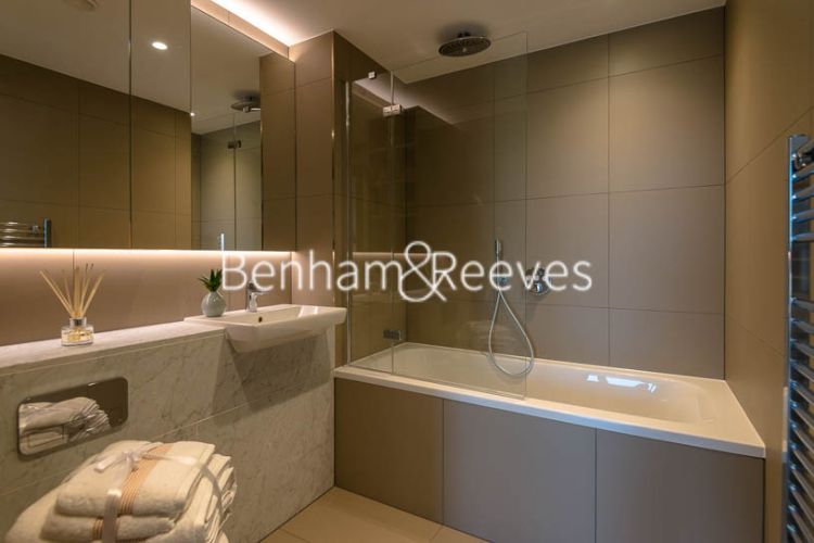 3 bedrooms flat to rent in Rosemary Building, Royal Mint Gardens, E1-image 5