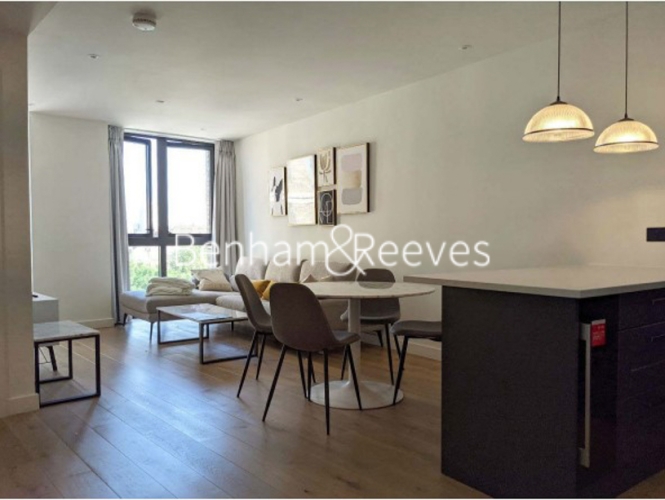 1 bedroom flat to rent in Emery Wharf, London Dock, Wapping, E1W-image 1