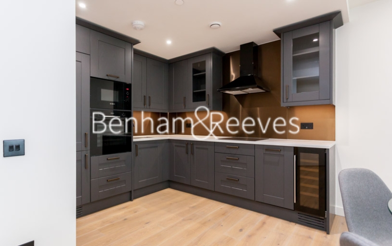 1  bedroom flat to rent in Emery Way, Wapping, E1W-image 2