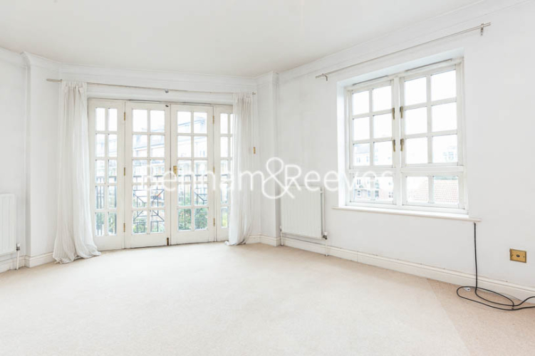 1  bedroom flat to rent in Garnet Street, Wapping, E1W-image 1