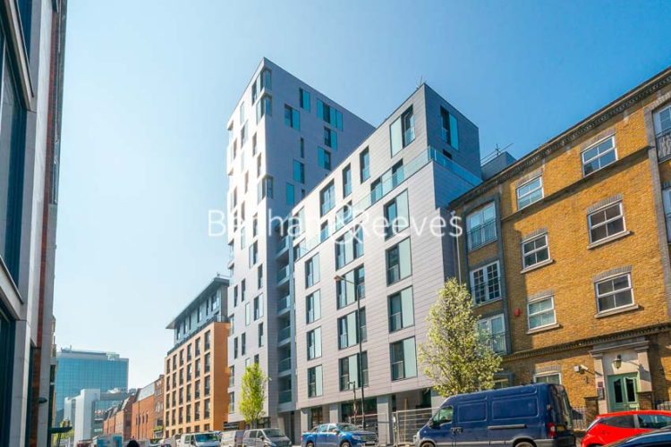 1 bedroom flat to rent in Luxe Tower, Dock Street, E1-image 7