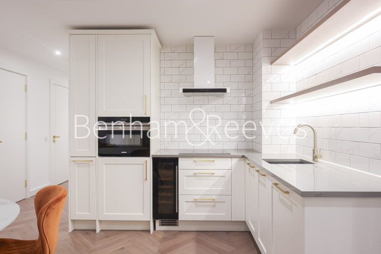 1 bedroom flat to rent in Cashmere Wharf, Gauging Square, E1W-image 2