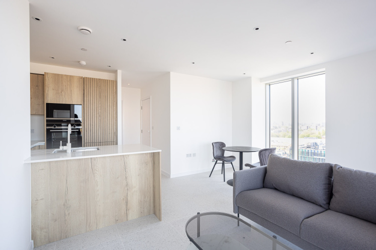 1 bedroom flat to rent in Tapestry Way, Whitechapel, E1-image 1