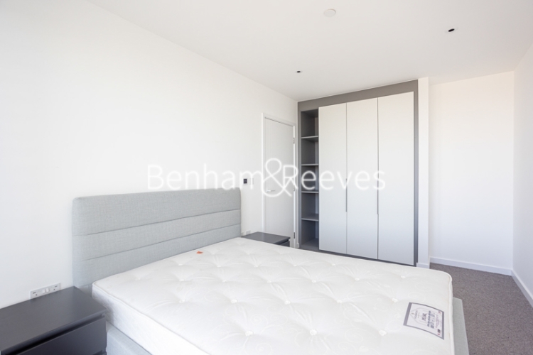 1 bedroom flat to rent in Tapestry Way, Whitechapel, E1-image 4