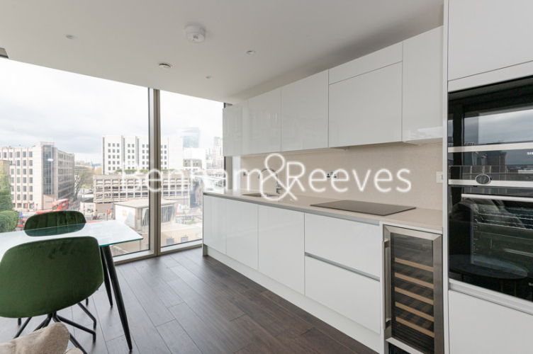2 bedrooms flat to rent in Royal Mint Street, Wapping, E1-image 2