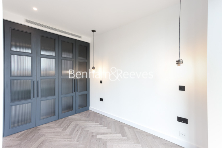 Studio flat to rent in Merino Gardens, Wapping, E1W-image 3