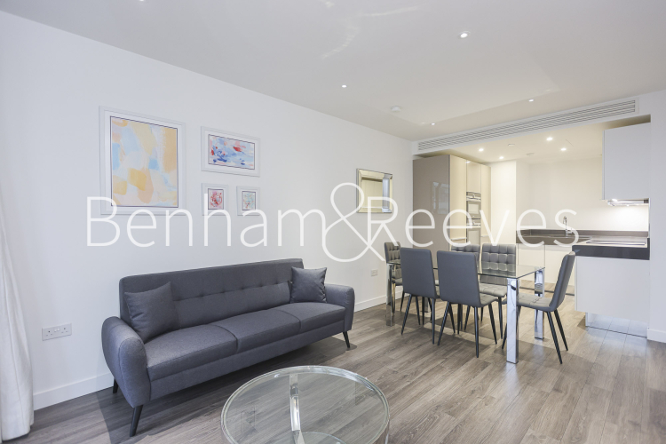 2  bedrooms flat to rent in Kingwood House, Chaucer Gardens, E1-image 1