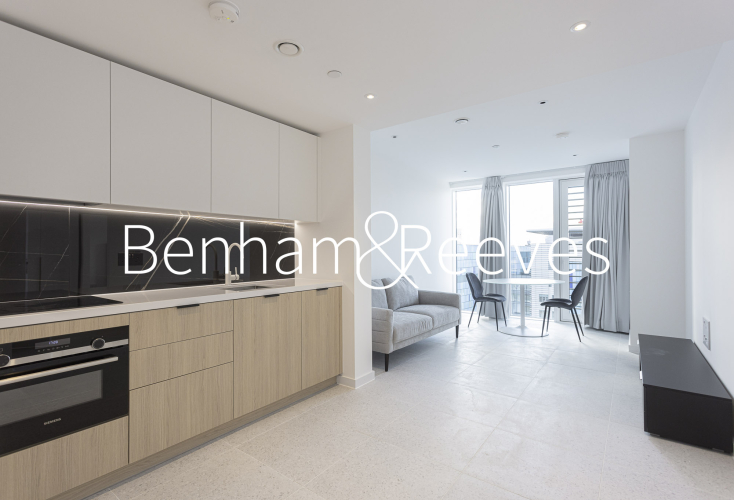 1 bedroom flat to rent in Bouchon Point, Silk District, E1-image 2