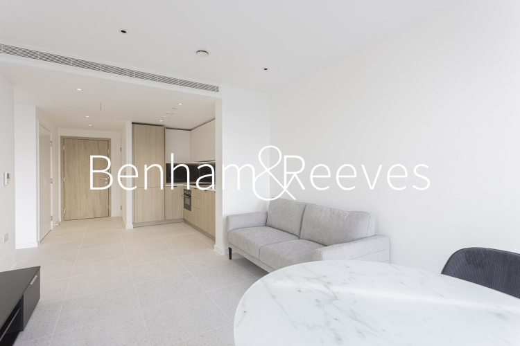1 bedroom flat to rent in Bouchon Point, Silk District, E1-image 3