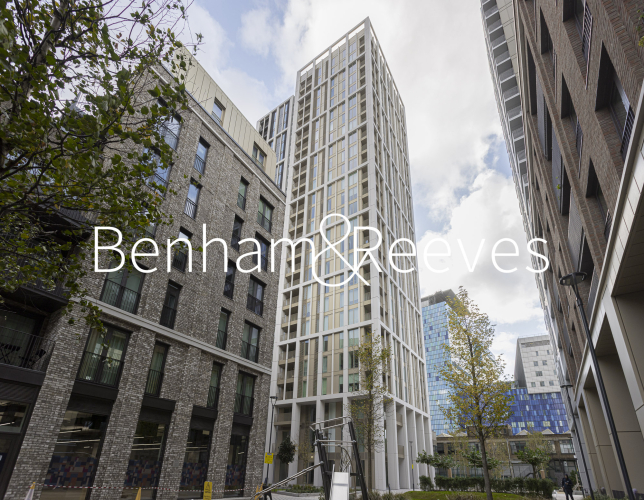 1 bedroom flat to rent in Bouchon Point, Silk District, E1-image 5