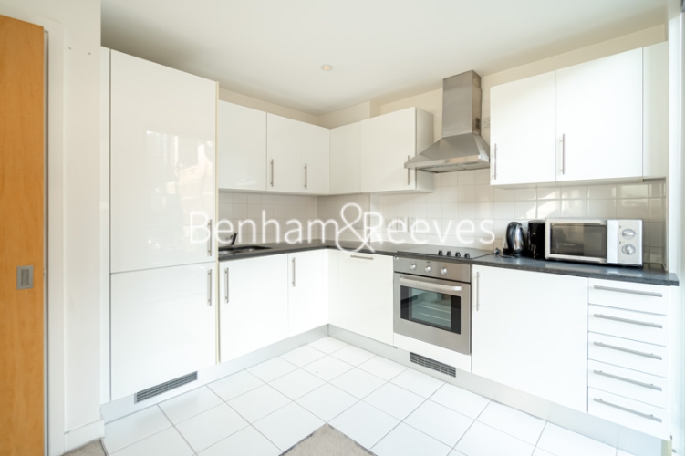 1 bedroom flat to rent in Plumbers Row, Aldgate East, E1-image 2