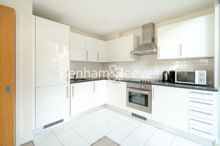1  bedroom flat to rent in Plumbers Row, Aldgate East, E1-image 2