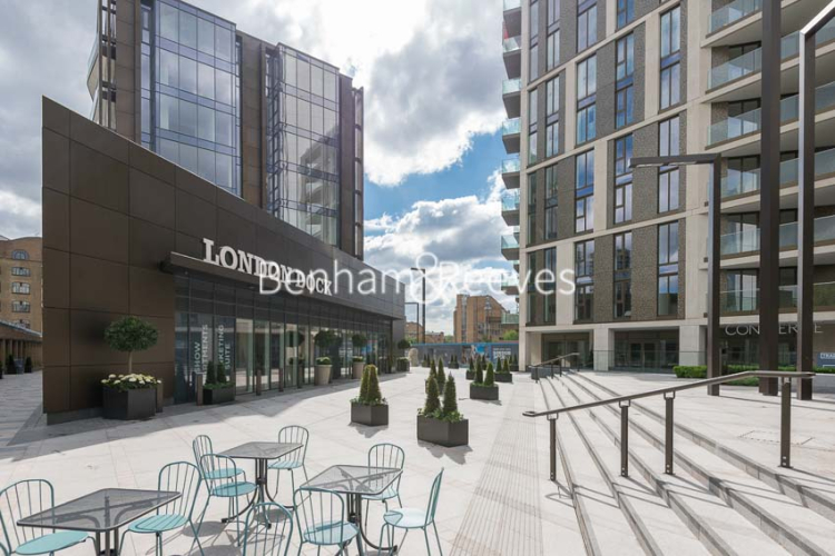 2  bedrooms flat to rent in Vaughan Way, Wapping, E1W-image 8