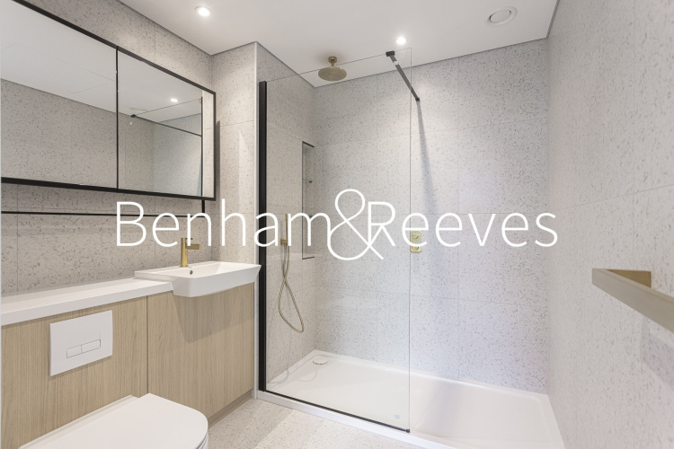 2  bedrooms flat to rent in Bouchon Point, Cendal Crescent, E1-image 4