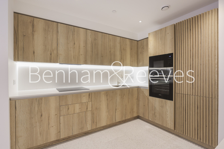 2  bedrooms flat to rent in Bouchon Point, Whitechapel, E1-image 2