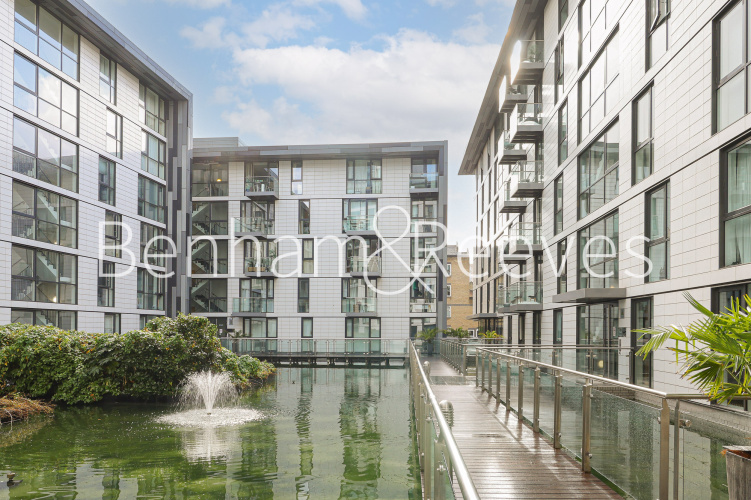 2  bedrooms flat to rent in Times Square, City Quarter, E1-image 10