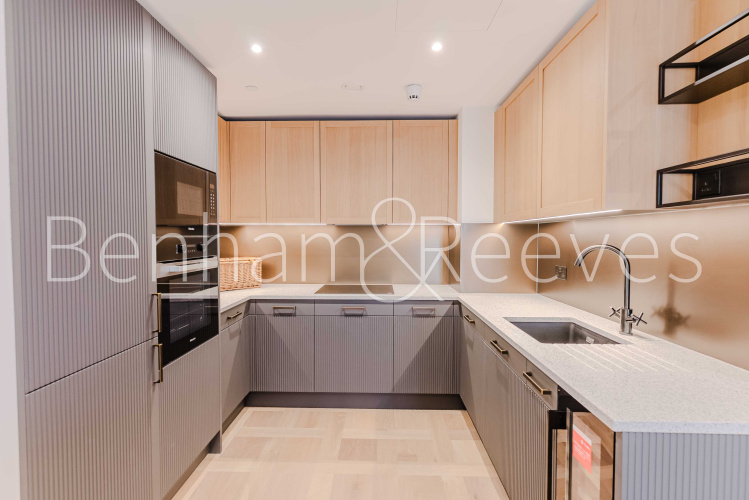 1  bedroom flat to rent in Boxwood Gardens, London Dock, E1W-image 2