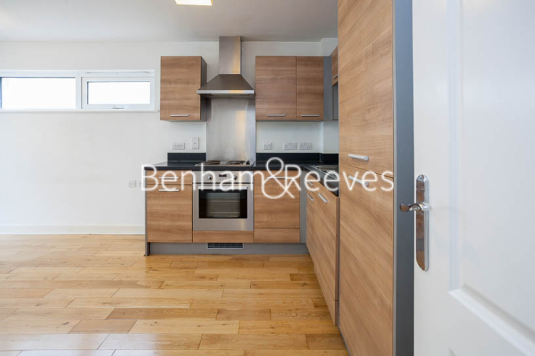 2  bedrooms flat to rent in Tarves Way, Surrey Quays, SE10-image 2