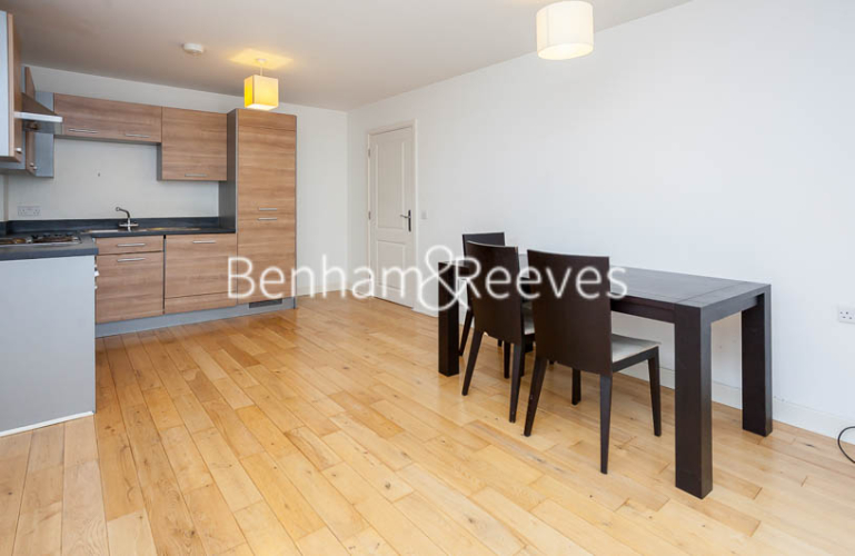 2  bedrooms flat to rent in Tarves Way, Surrey Quays, SE10-image 3