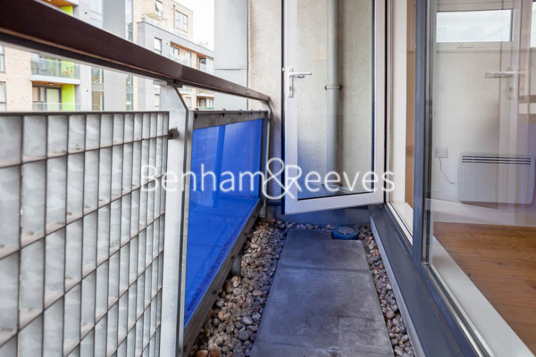 2  bedrooms flat to rent in Tarves Way, Surrey Quays, SE10-image 7