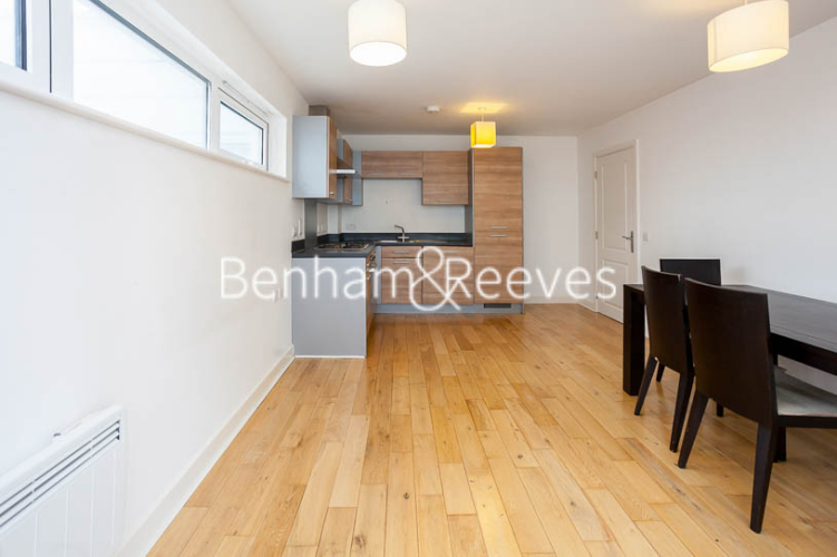 2  bedrooms flat to rent in Tarves Way, Surrey Quays, SE10-image 9