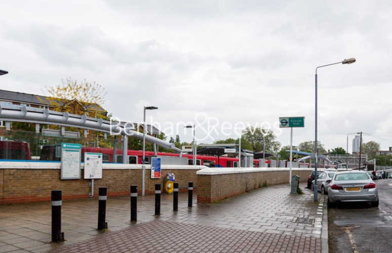 Studio flat to rent in Conington Road, Lewisham, SE13-image 8