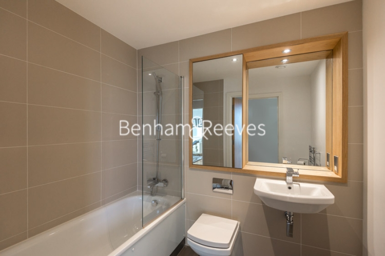 1 bedroom flat to rent in Dowells Street, Canary Wharf, SE10-image 4