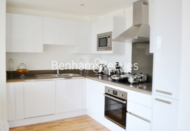 1 bedroom flat to rent in New Capital Quay, Greenwich, SE10-image 2