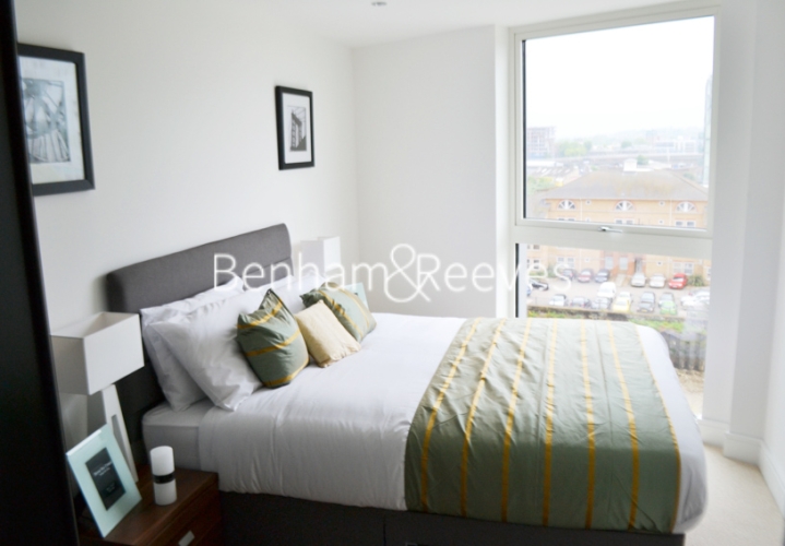 1 bedroom flat to rent in New Capital Quay, Greenwich, SE10-image 4