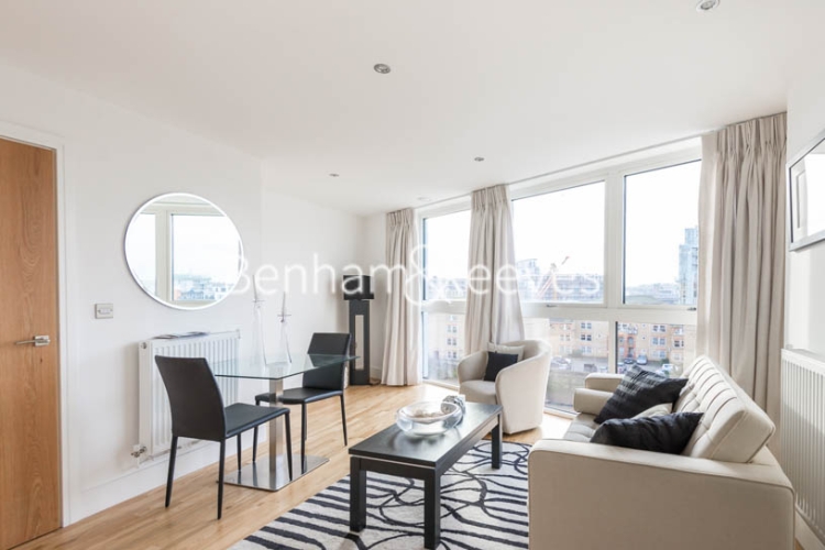 1 bedroom flat to rent in Empire Reach, Dowells Street, SE10-image 1