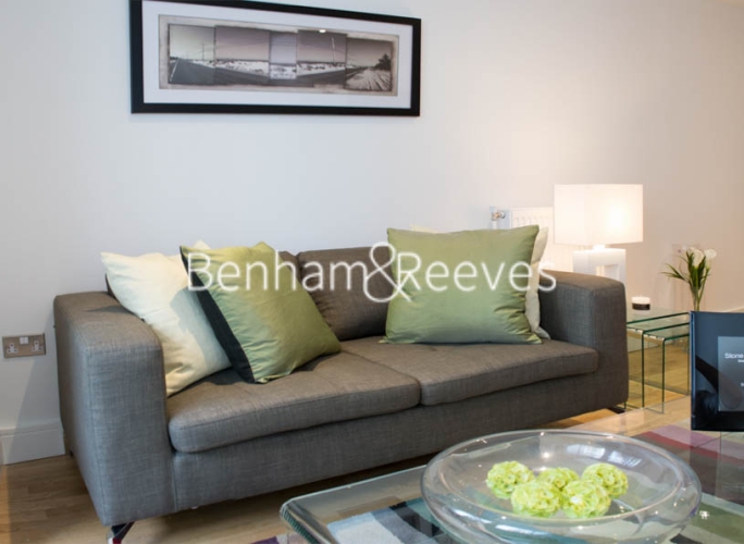 1  bedroom flat to rent in Admirals Tower, New Capital Quay, Greenwich, SE10-image 1