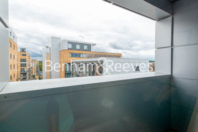1  bedroom flat to rent in Dowells Street, Greenwich, SE10-image 5