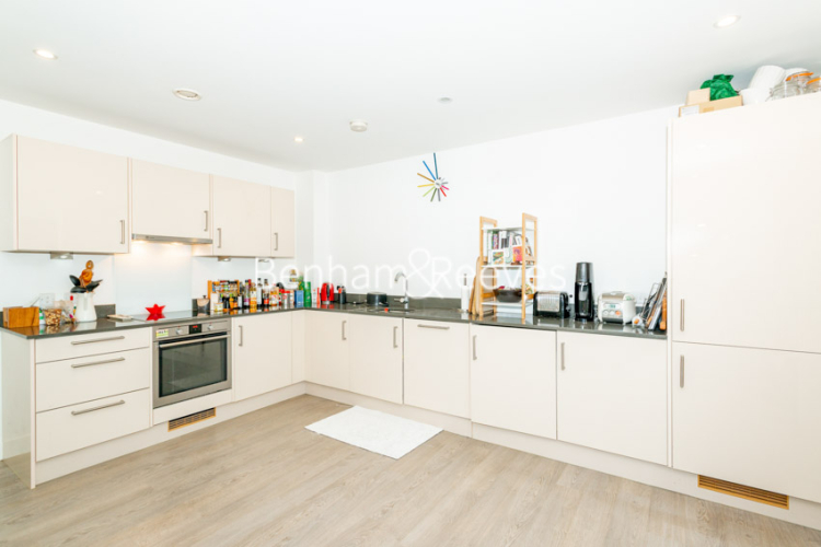 1  bedroom flat to rent in Spa Road, Bermondsey, SE16-image 2