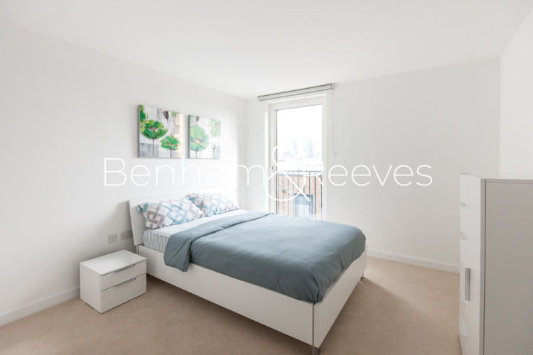 1  bedroom flat to rent in Whiting Way, Surrey Quays, SE16-image 3